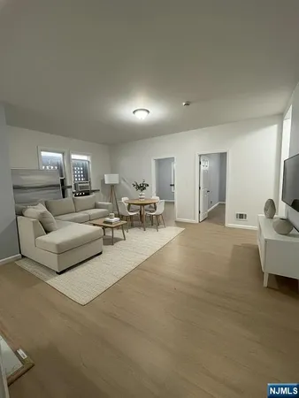 $2,700 | 419 South 14th Street, Unit 417, Newark, NJ 07103