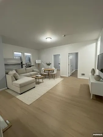 $2,700 | 419 South 14th Street, Unit 417, Newark, NJ 07103