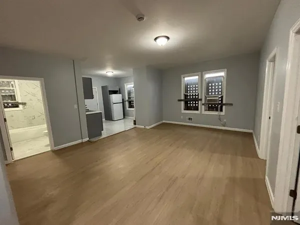 $2,700 | 419 South 14th Street, Unit 417, Newark, NJ 07103