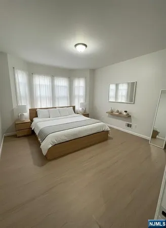 $2,700 | 419 South 14th Street, Unit 417, Newark, NJ 07103