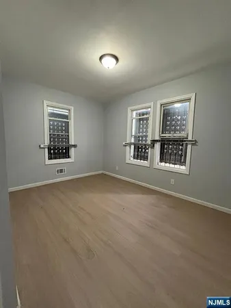 $2,700 | 419 South 14th Street, Unit 417, Newark, NJ 07103