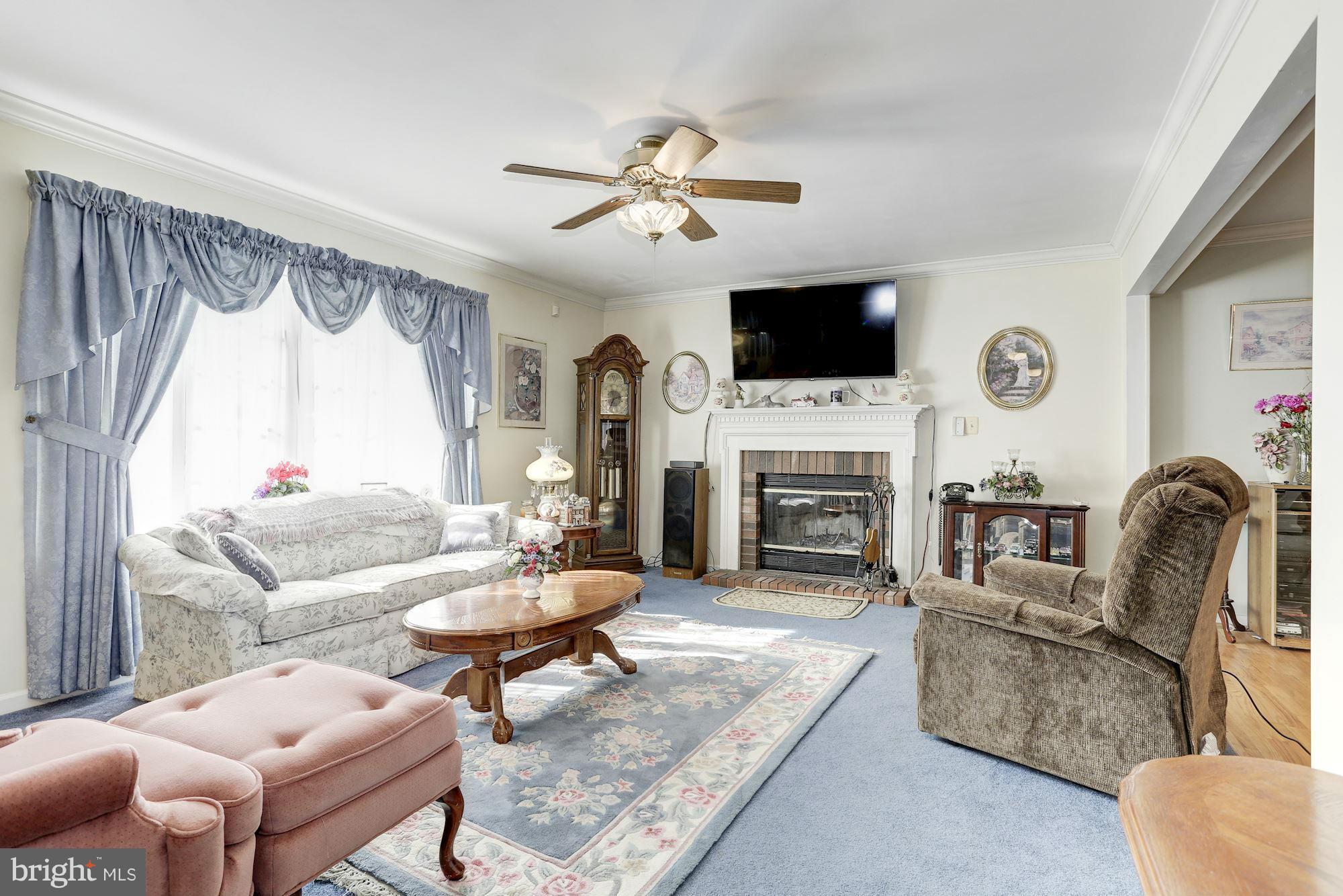 1414 Spring Avenue Baltimore, MD 21237 - Photo 2 of 29 Living Room