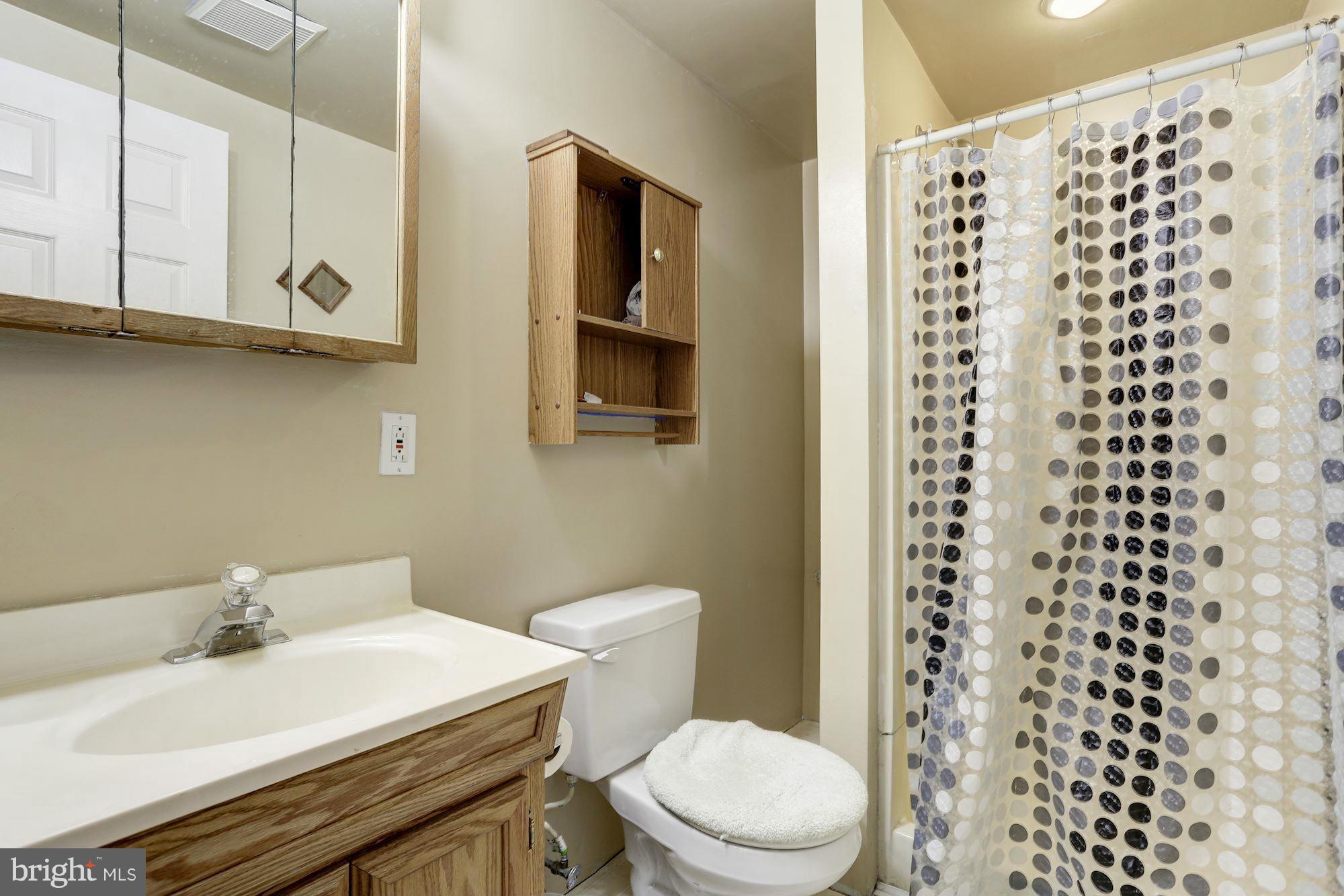1414 Spring Avenue Baltimore, MD 21237 - Photo 21 of 29 Full Bath