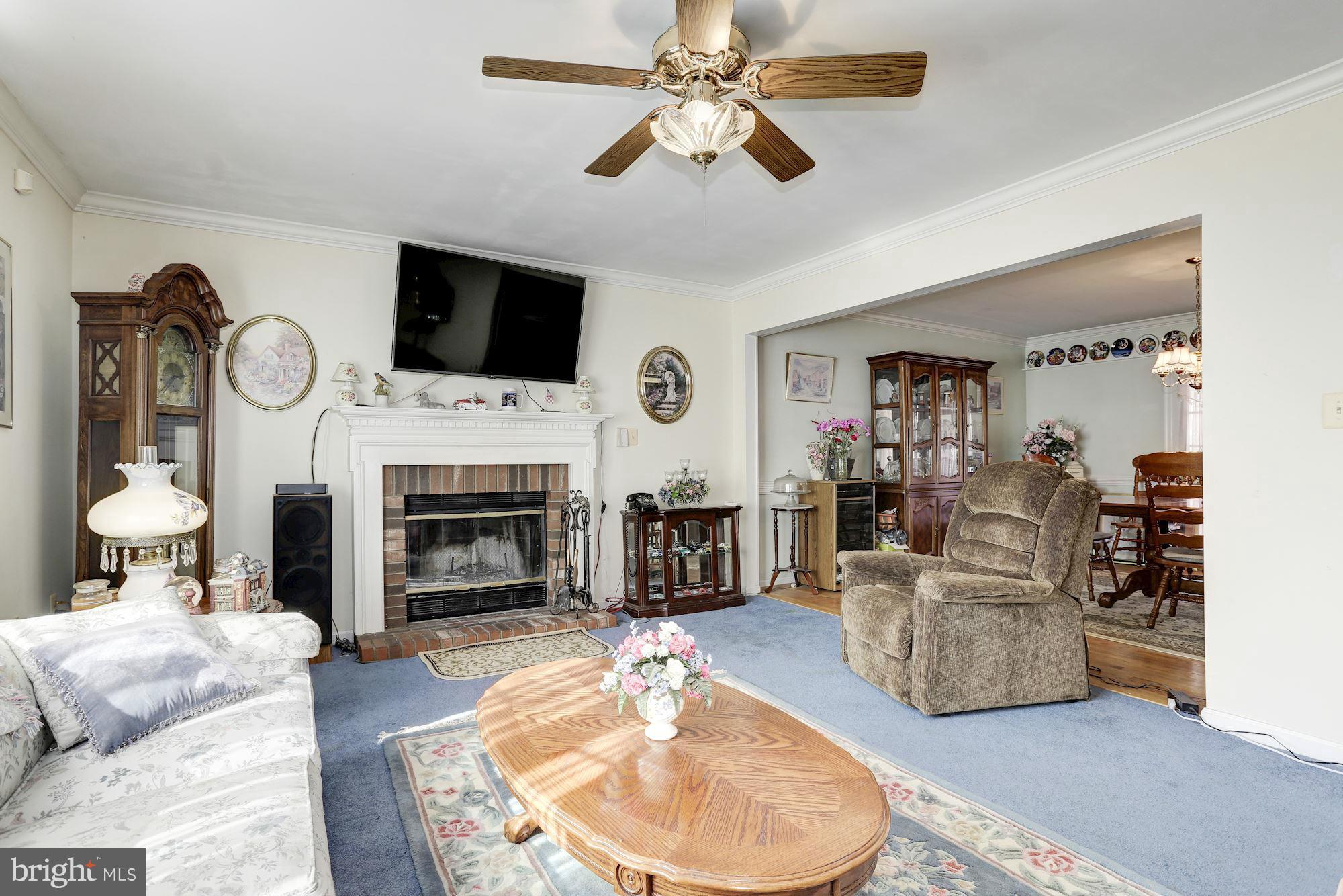 1414 Spring Avenue Baltimore, MD 21237 - Photo 5 of 29 Living Room