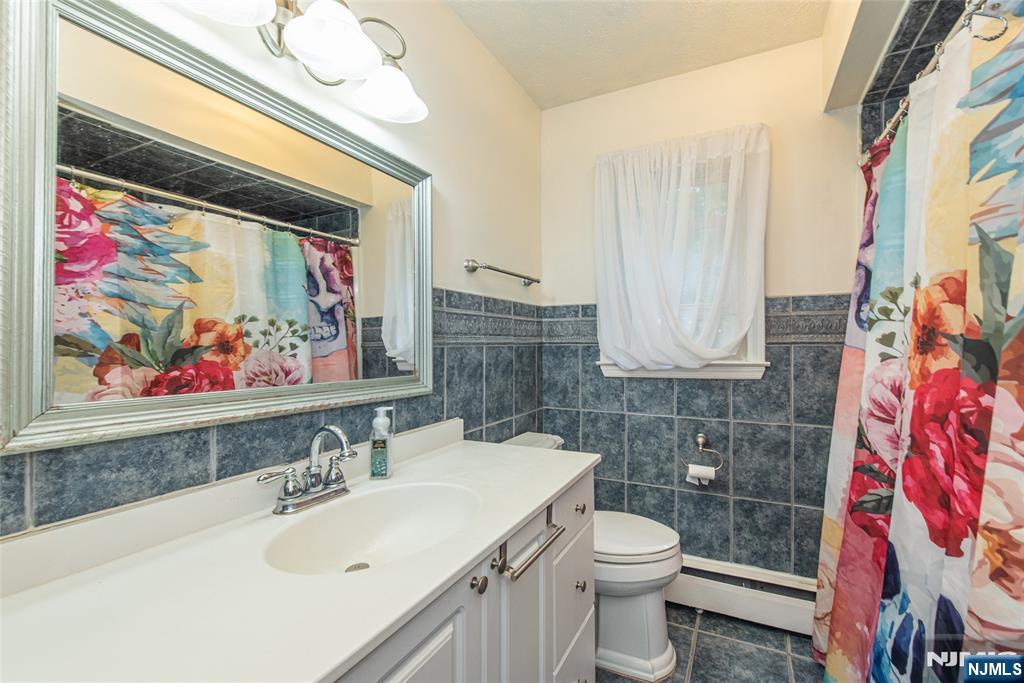 101 Rolling Ridge Road West Milford, NJ 07480 - Photo 12 of 33