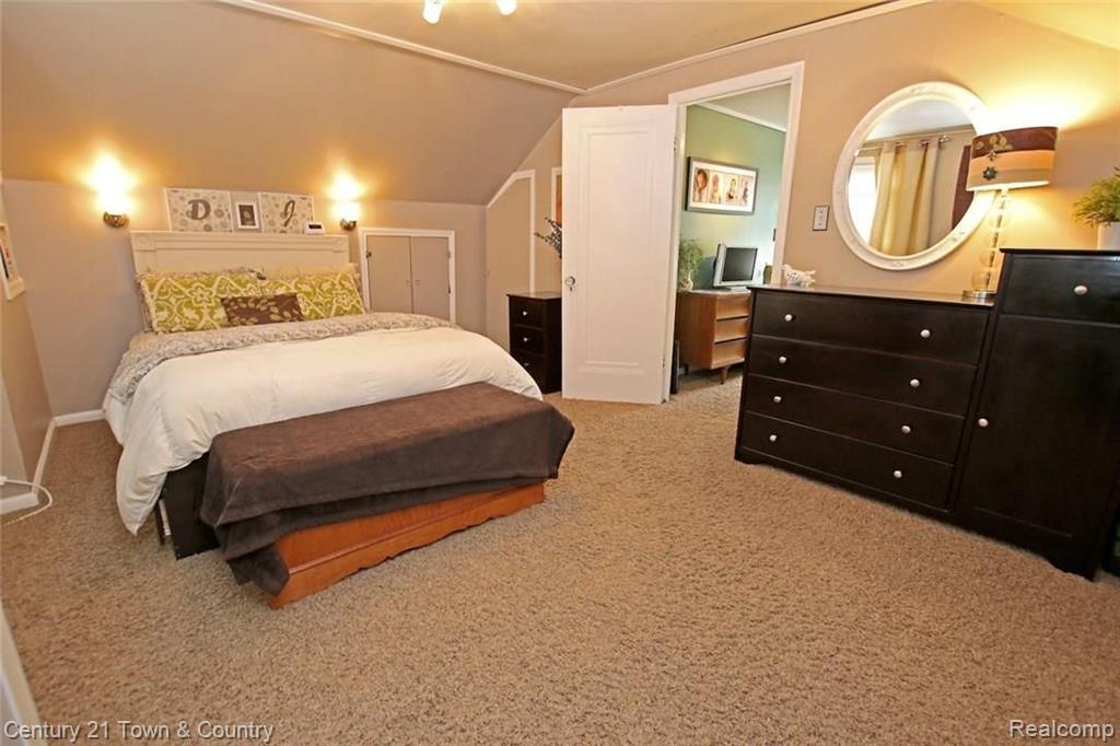 2020 Harvard Road Berkley, MI 48072 - Photo 37 of 45