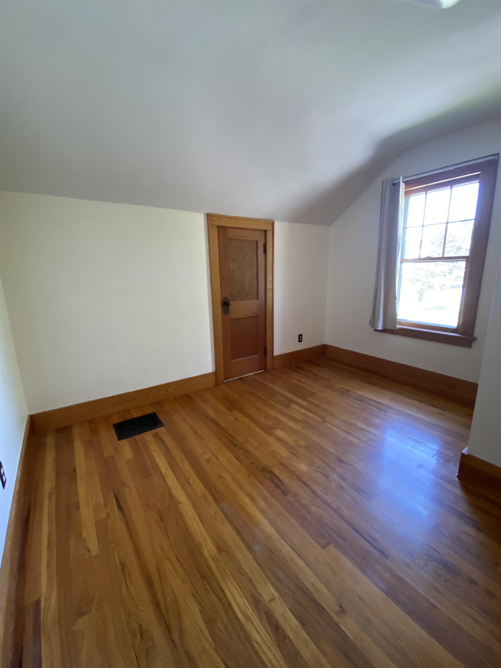26 Howard Avenue Rutland, VT 05701 - Photo 29 of 40