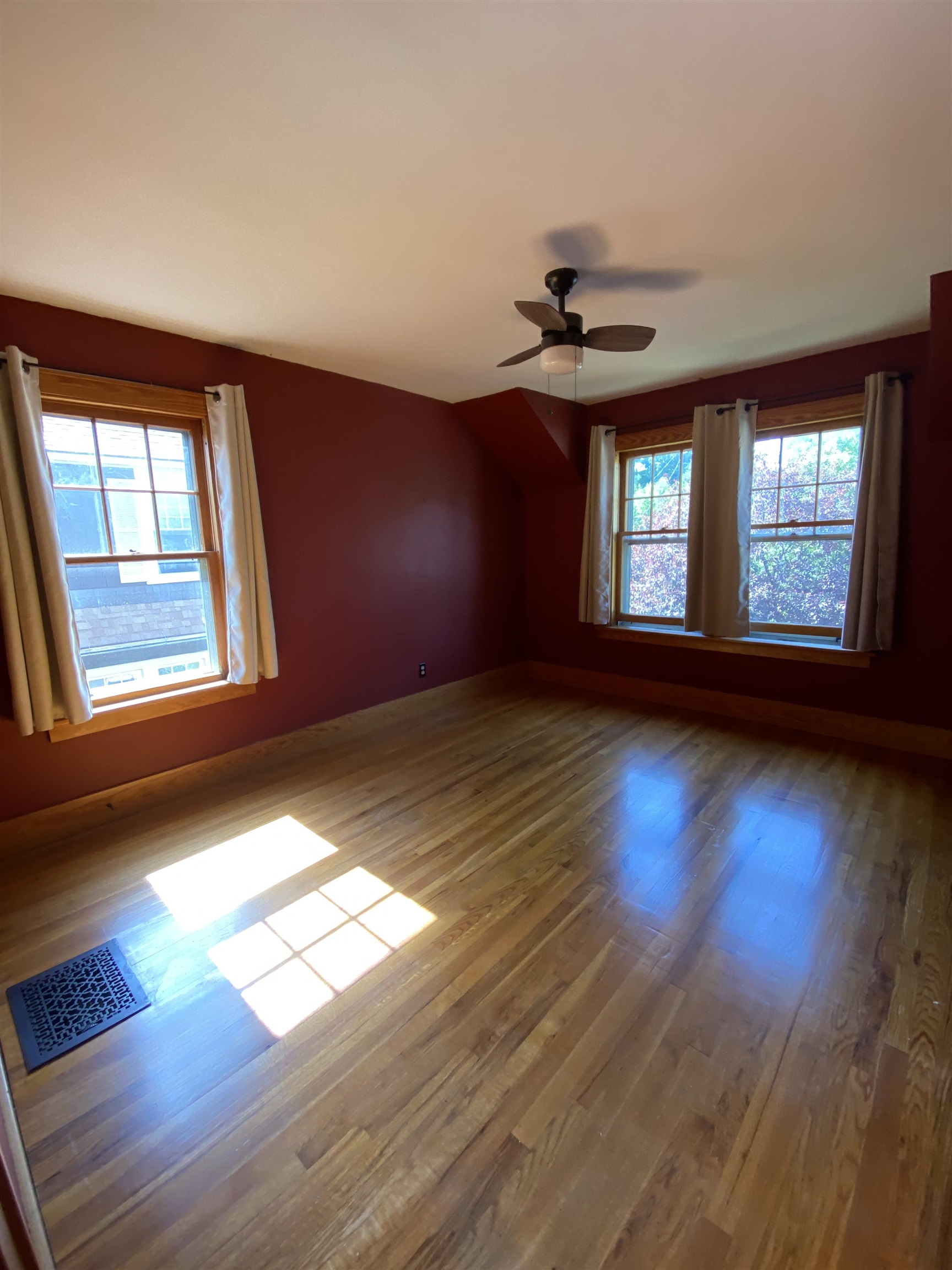 26 Howard Avenue Rutland, VT 05701 - Photo 32 of 40
