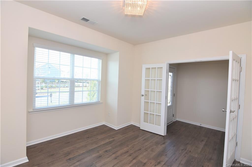 6112 Rock Island Road Charlotte, NC 28278 - Photo 3 of 30