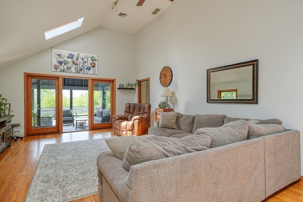 161 Randall Road Berlin, MA 01503 - Photo 5 of 40 Gallery Image 5