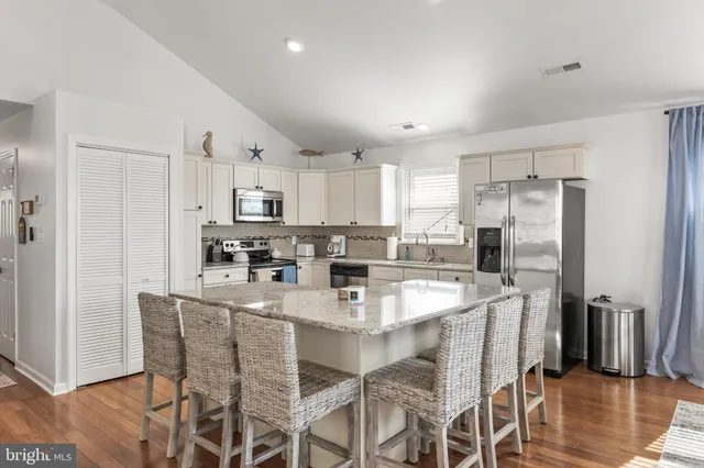 $4,000 | 1527 Bay Avenue, Unit B, Ocean City, NJ 08226