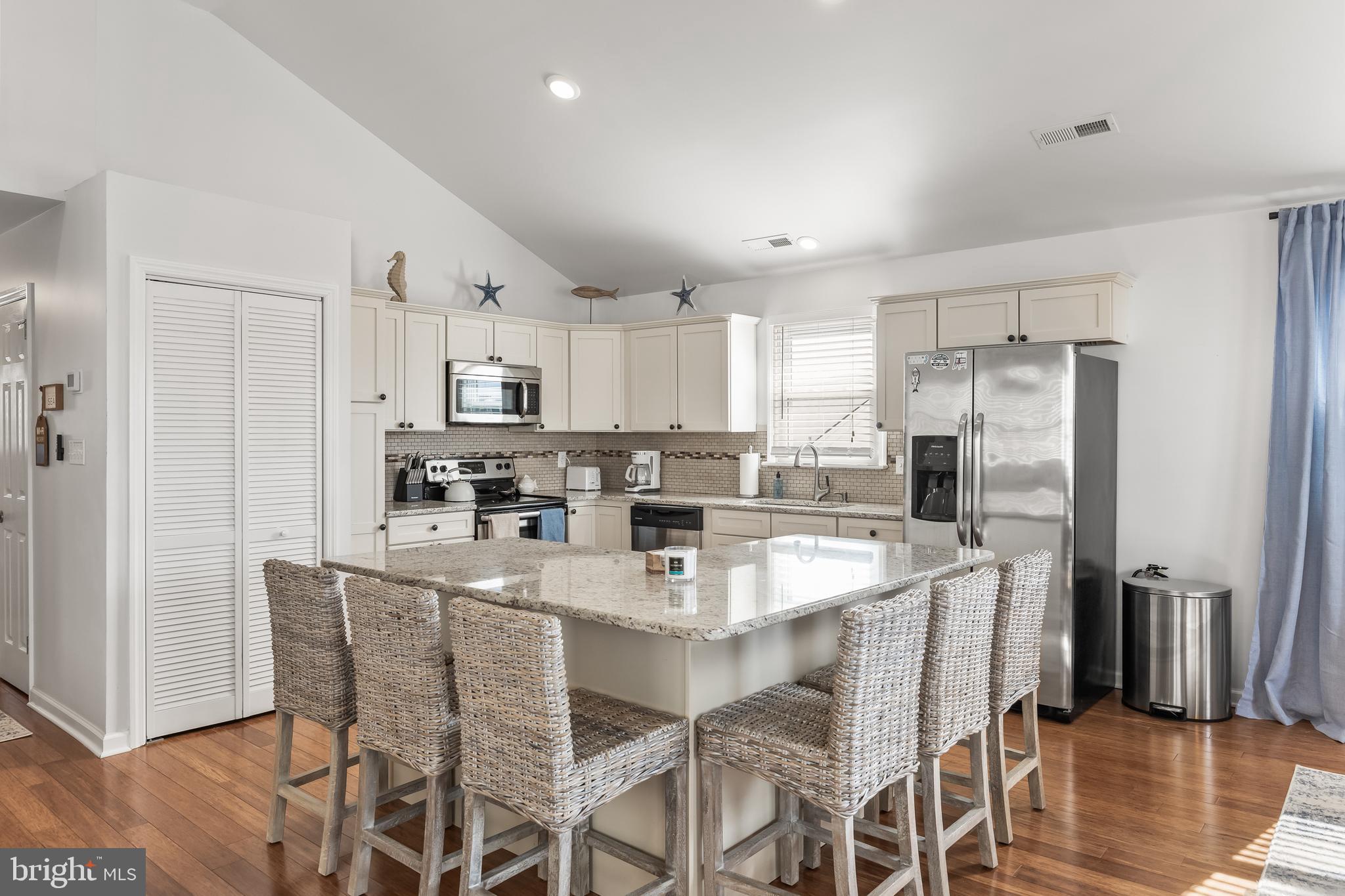 1527 Bay Avenue, Unit B Ocean City, NJ 08226 - Photo 3 of 33