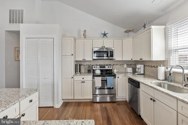 $4,000 | 1527 Bay Avenue, Unit B, Ocean City, NJ 08226