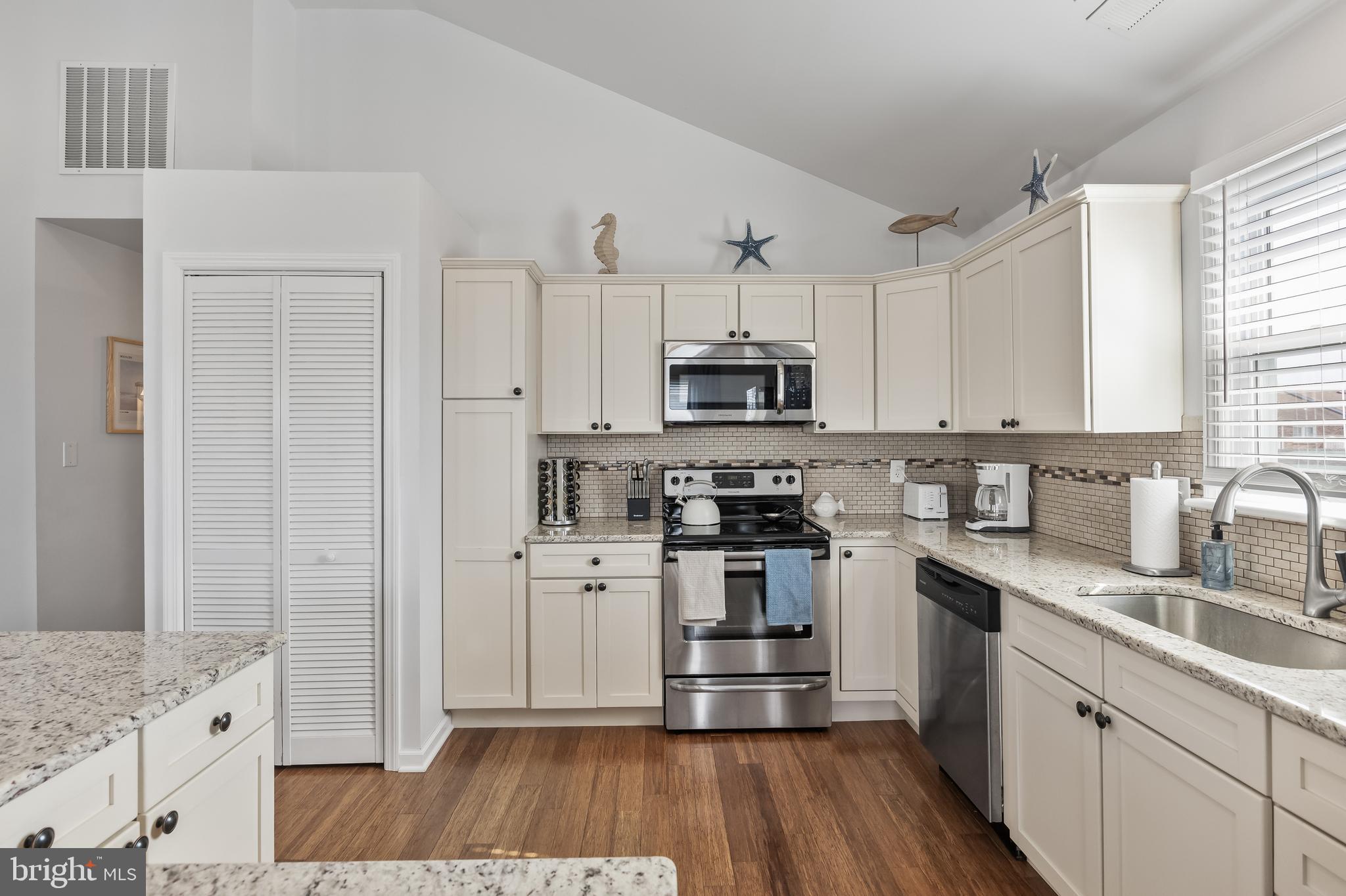 1527 Bay Avenue, Unit B Ocean City, NJ 08226 - Photo 6 of 33