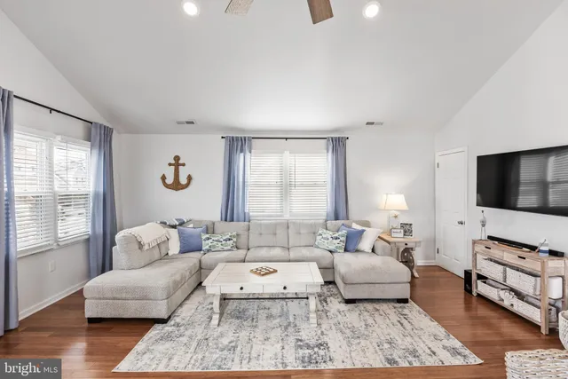 $4,000 | 1527 Bay Avenue, Unit B, Ocean City, NJ 08226