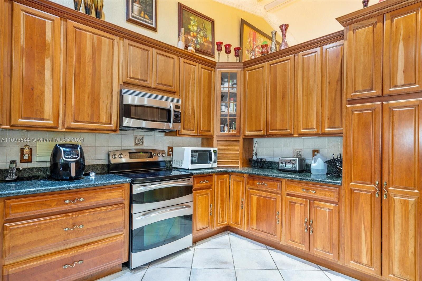 16951 Southwest 63rd Manor Southwest Ranches, FL 33331 - Photo 14 of 56