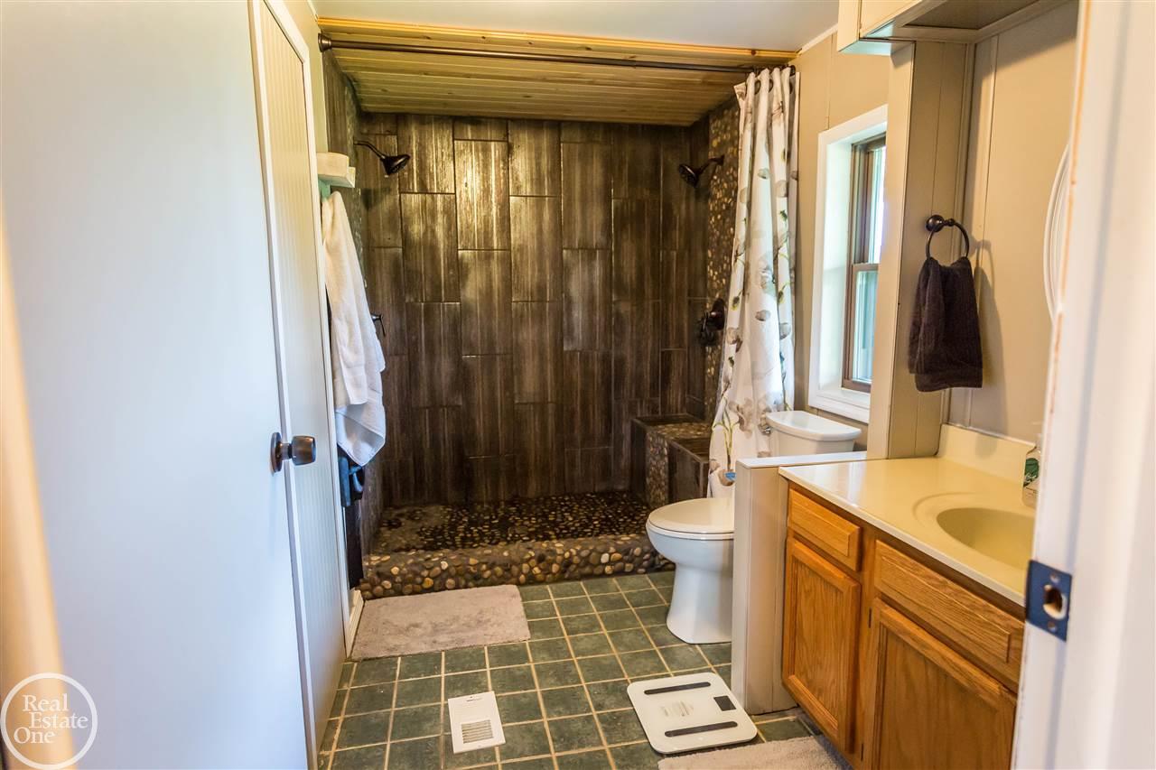 8290 Beard Road Avoca, MI 48006 - Photo 63 of 65 31389249-62.JPG