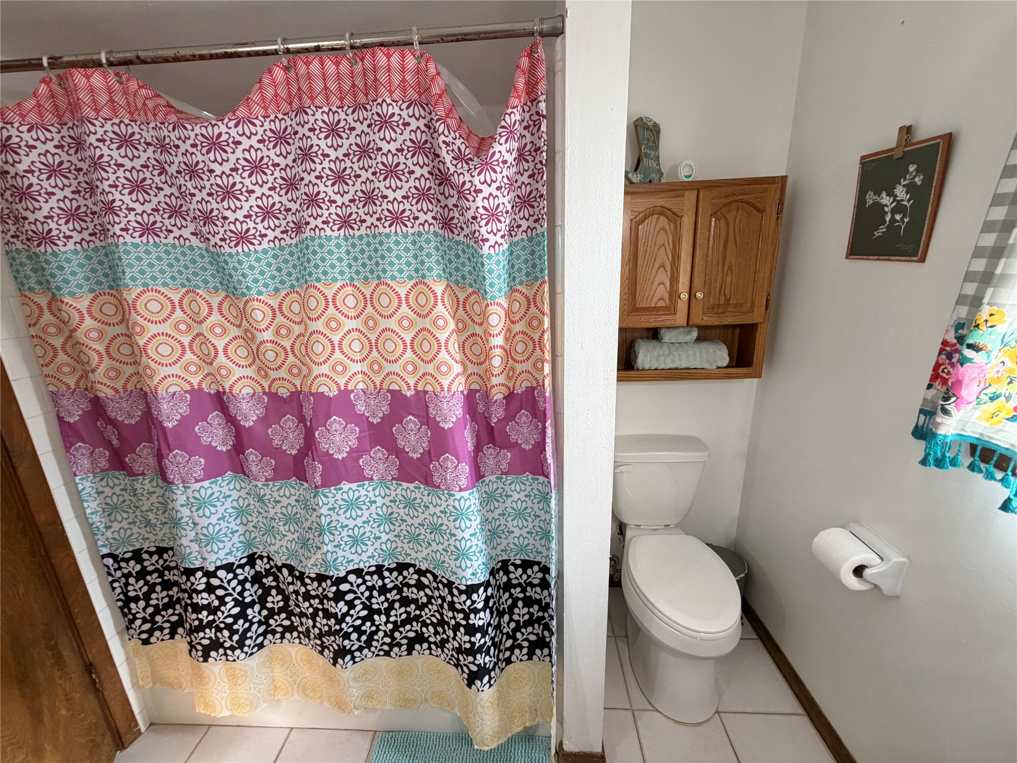 1710 N Road Lake Jackson, TX 77566 - Photo 8 of 23 hall bath