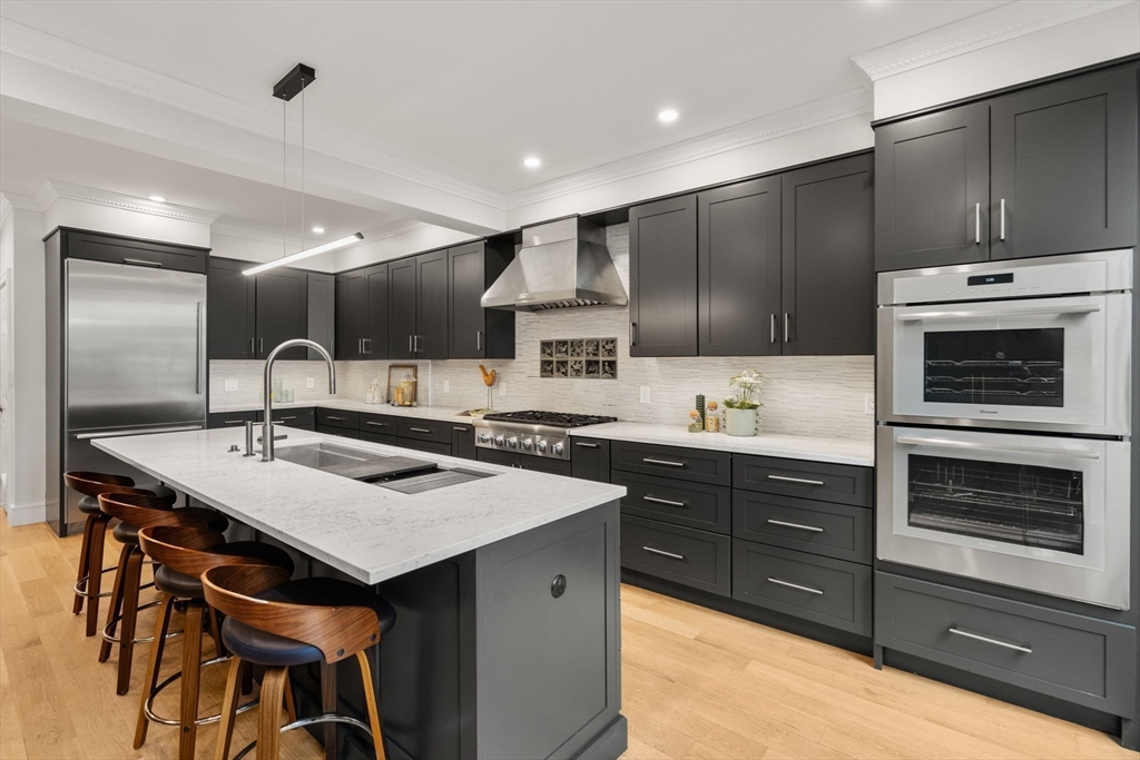 117 High Street Boston, MA 02129 - Photo 2 of 28