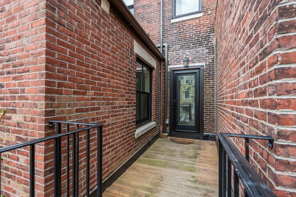 117 High Street Boston, MA 02129 - Photo 25 of 28