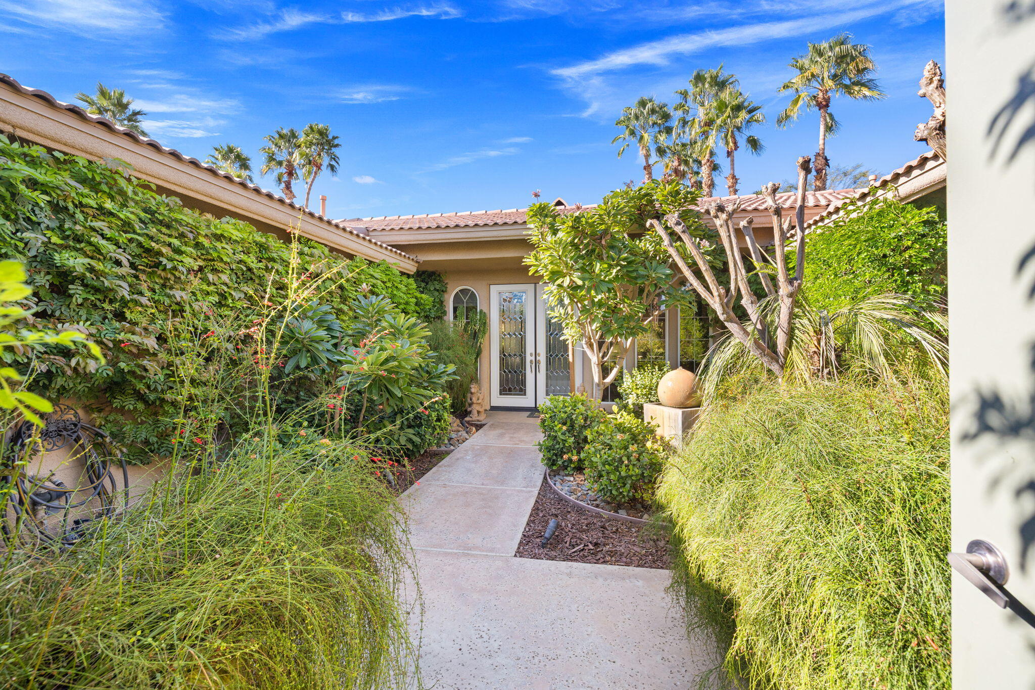 49105 Casa Del Rio La Quinta, CA 92253 - Photo 5 of 55 7-web-or-mls-AM4A6397