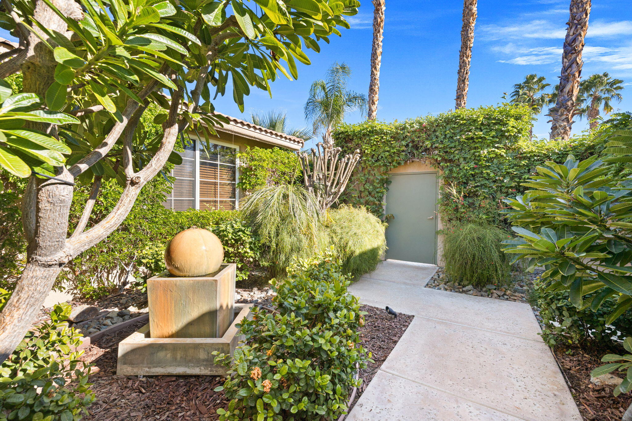 49105 Casa Del Rio La Quinta, CA 92253 - Photo 6 of 55 9-web-or-mls-AM4A6391