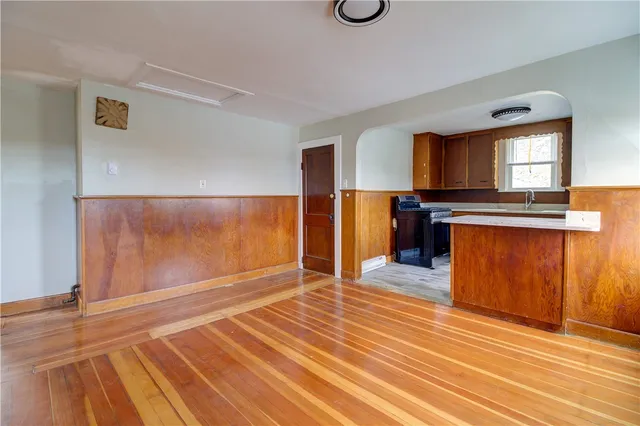 $2,000 | 131 Washington Avenue, Unit 3, Providence, RI 02905