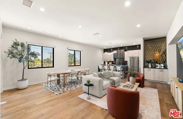 $1,524,995 | 752 West 19th Street, Unit B, Costa Mesa, CA 92627