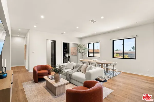 $1,524,995 | 752 West 19th Street, Unit B, Costa Mesa, CA 92627