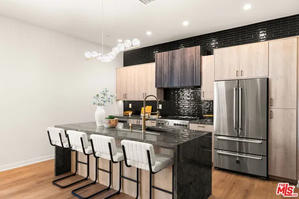$1,524,995 | 752 West 19th Street, Unit B, Costa Mesa, CA 92627