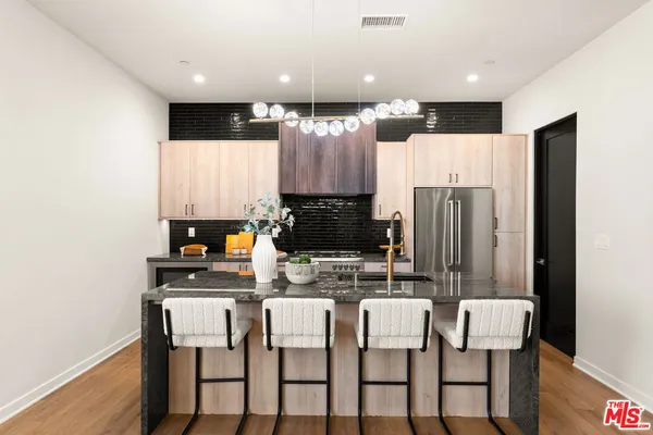 $1,524,995 | 752 West 19th Street, Unit B, Costa Mesa, CA 92627