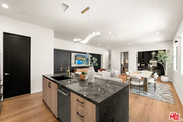 $1,524,995 | 752 West 19th Street, Unit B, Costa Mesa, CA 92627