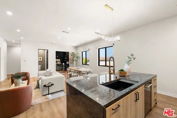 $1,524,995 | 752 West 19th Street, Unit B, Costa Mesa, CA 92627