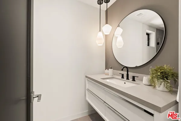 $1,524,995 | 752 West 19th Street, Unit B, Costa Mesa, CA 92627