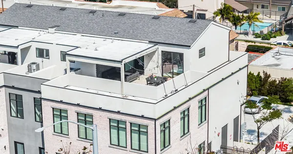$1,524,995 | 752 West 19th Street, Unit B, Costa Mesa, CA 92627