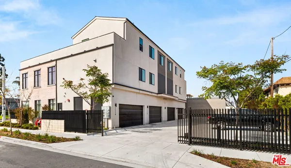 $1,524,995 | 752 West 19th Street, Unit B, Costa Mesa, CA 92627