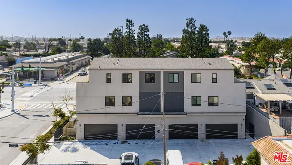 $1,524,995 | 752 West 19th Street, Unit B, Costa Mesa, CA 92627