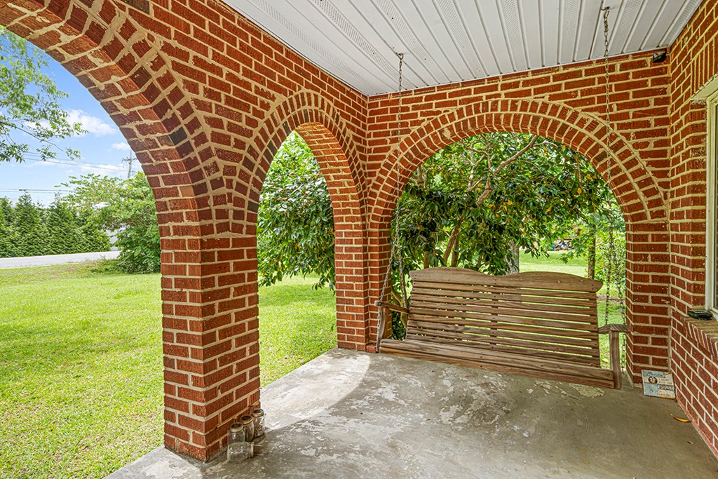 310 Sample Road Greenwood, SC 29649 - Photo 2 of 13 Gallery Image 2