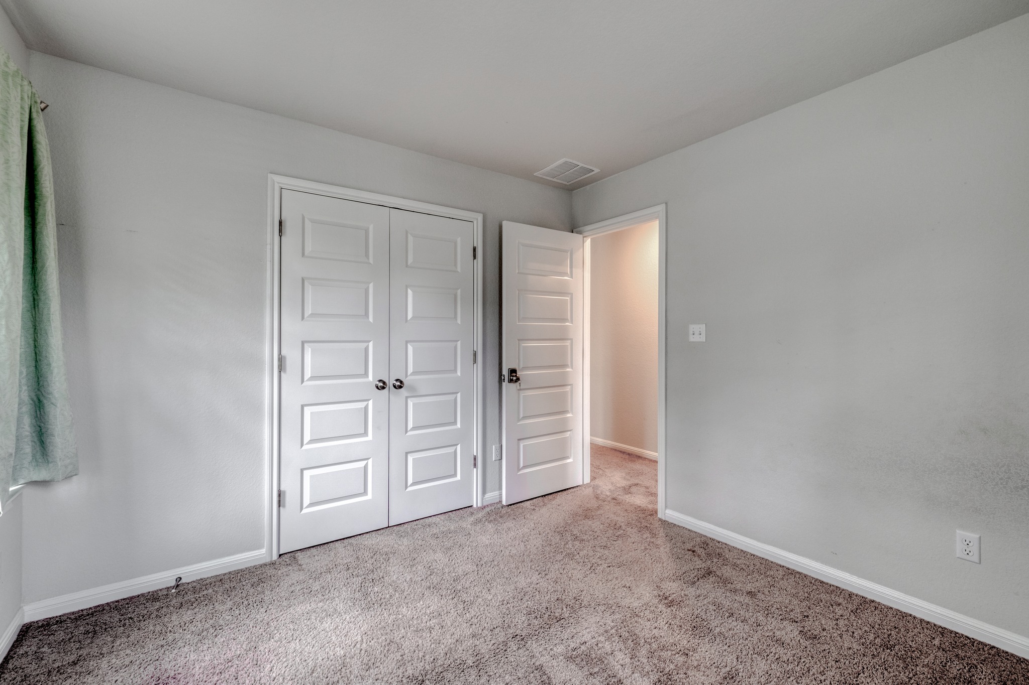 128 Checkers Cove Elgin, TX 78621 - Photo 16 of 19 3rd Bedroom