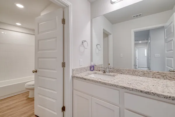 $1,950 | 128 Checkers Cove, Elgin, TX 78621