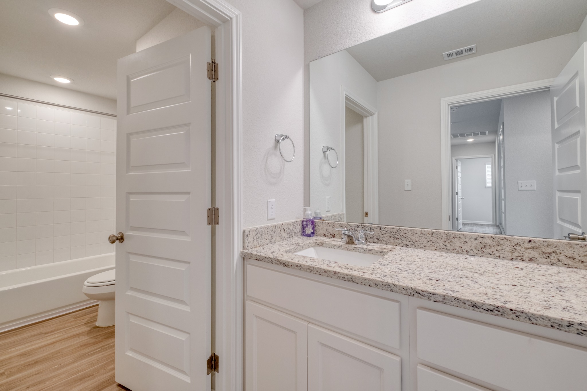 128 Checkers Cove Elgin, TX 78621 - Photo 17 of 19 Full Bath