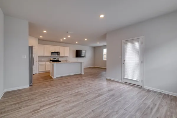 $1,950 | 128 Checkers Cove, Elgin, TX 78621