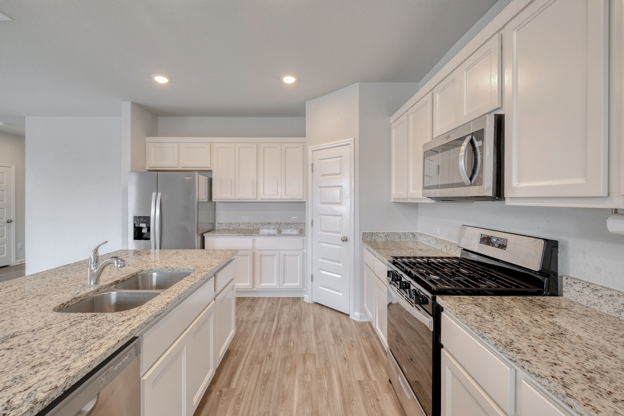 128 Checkers Cove Elgin, TX 78621 - Photo 5 of 19