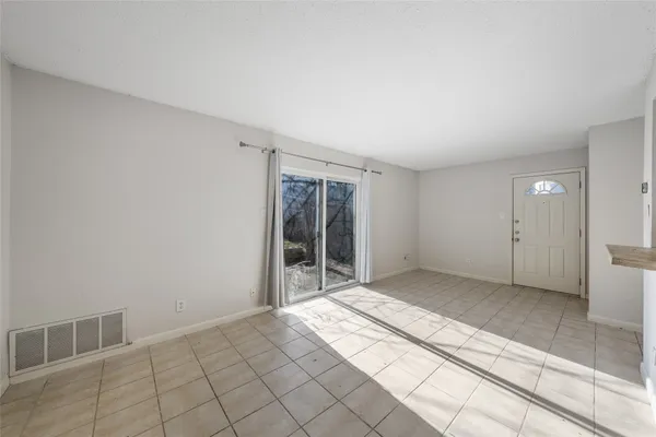 $1,450 | 2304 Barton Village Circle, Unit 101, Austin, TX 78704