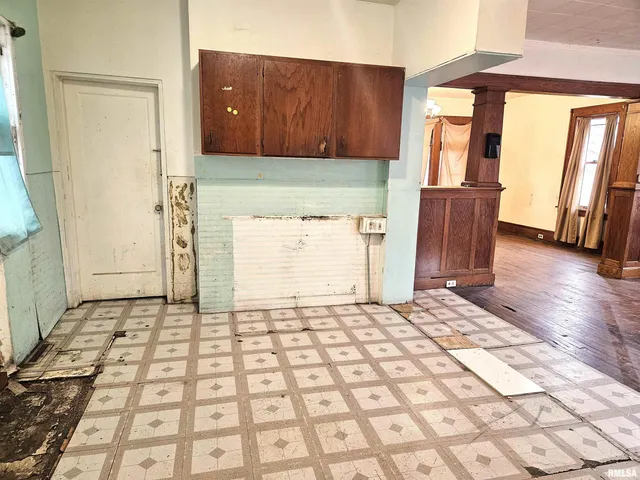 $59,900 | 712 Beecher Avenue, Galesburg, IL 61401