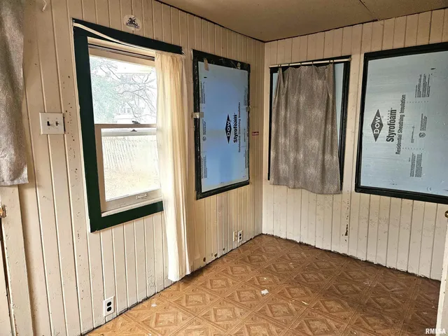 $59,900 | 712 Beecher Avenue, Galesburg, IL 61401