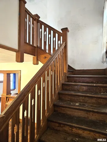 $59,900 | 712 Beecher Avenue, Galesburg, IL 61401