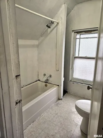 $59,900 | 712 Beecher Avenue, Galesburg, IL 61401