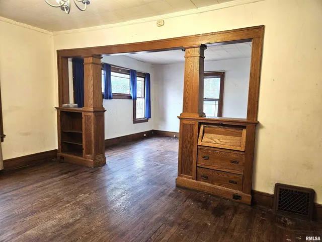 $59,900 | 712 Beecher Avenue, Galesburg, IL 61401