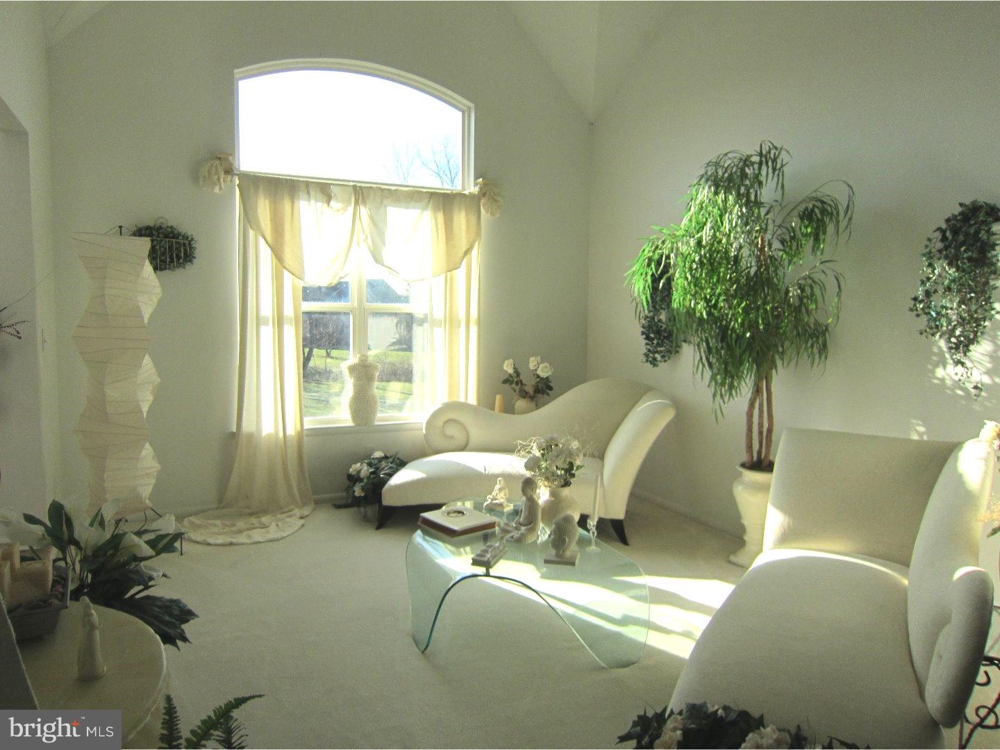 1650 Meetinghouse Road Warminster, PA 18974 - Photo 3 of 21 Living Room